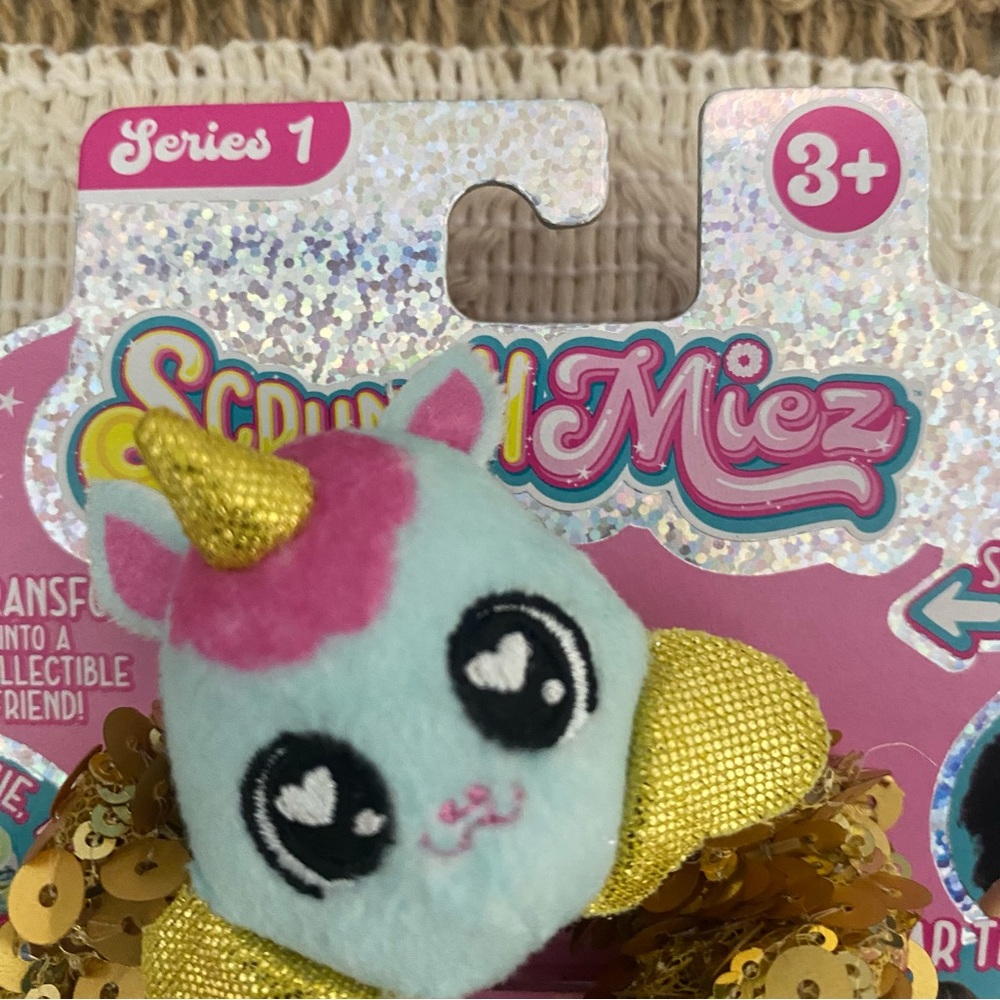 ScrunchMiez S. 1 Girl’s Collectible Scrunchies Moose Toys ULTRA RARE #42 ROXANNE - Picture 3 of 7